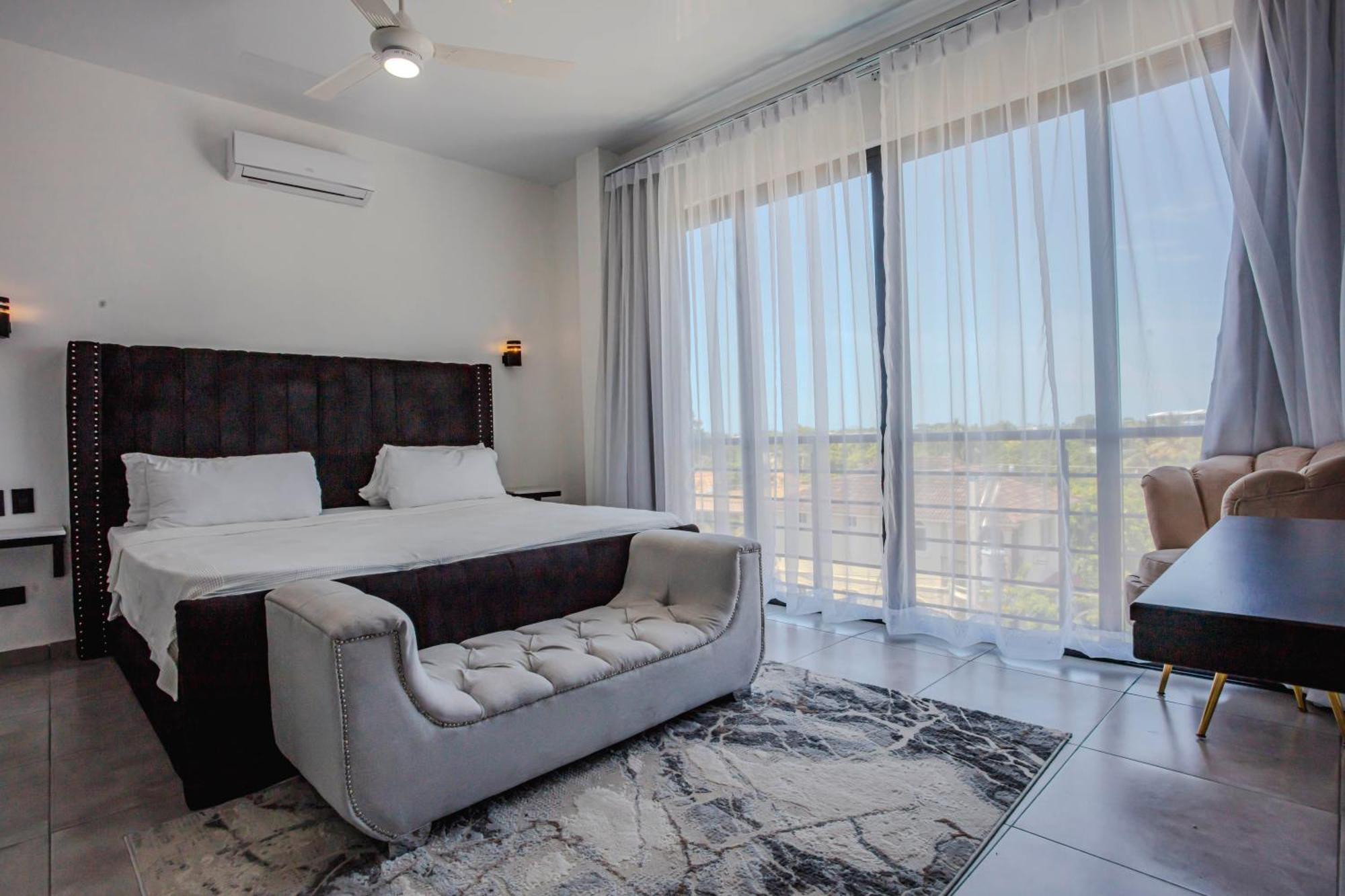 Instyle Residences At Rizz Suites โซซูอา ภายนอก รูปภาพ